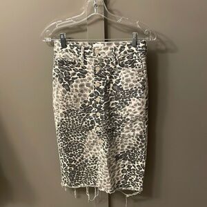 Mother high waisted button down knee skirt, animal print. Size 25.